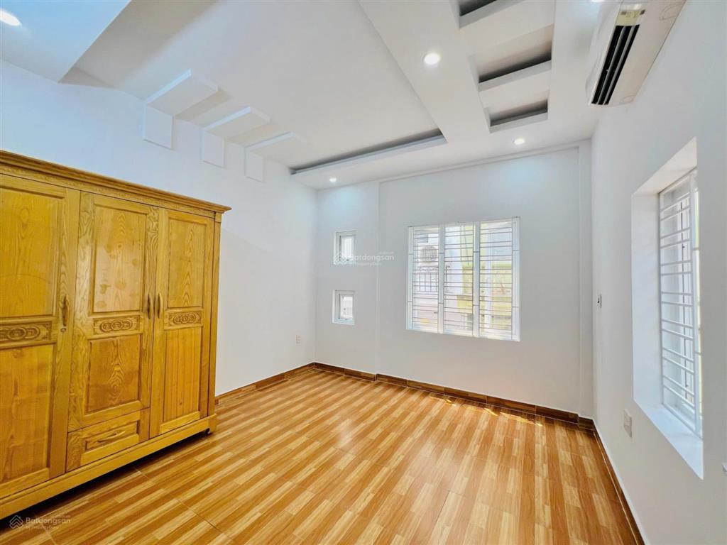 Nhà ngay cạnh aoen mall ngõ thông rộng