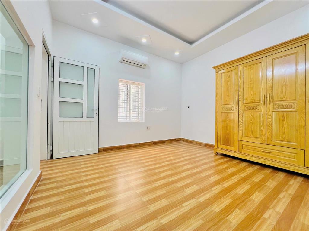 Nhà ngay cạnh aoen mall ngõ thông rộng