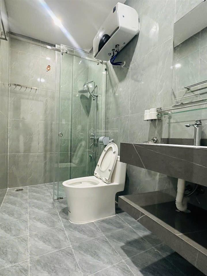 Nhà phố thiên lôi oto đỗ cửa xây mới 3 bước chân ra đến chợ