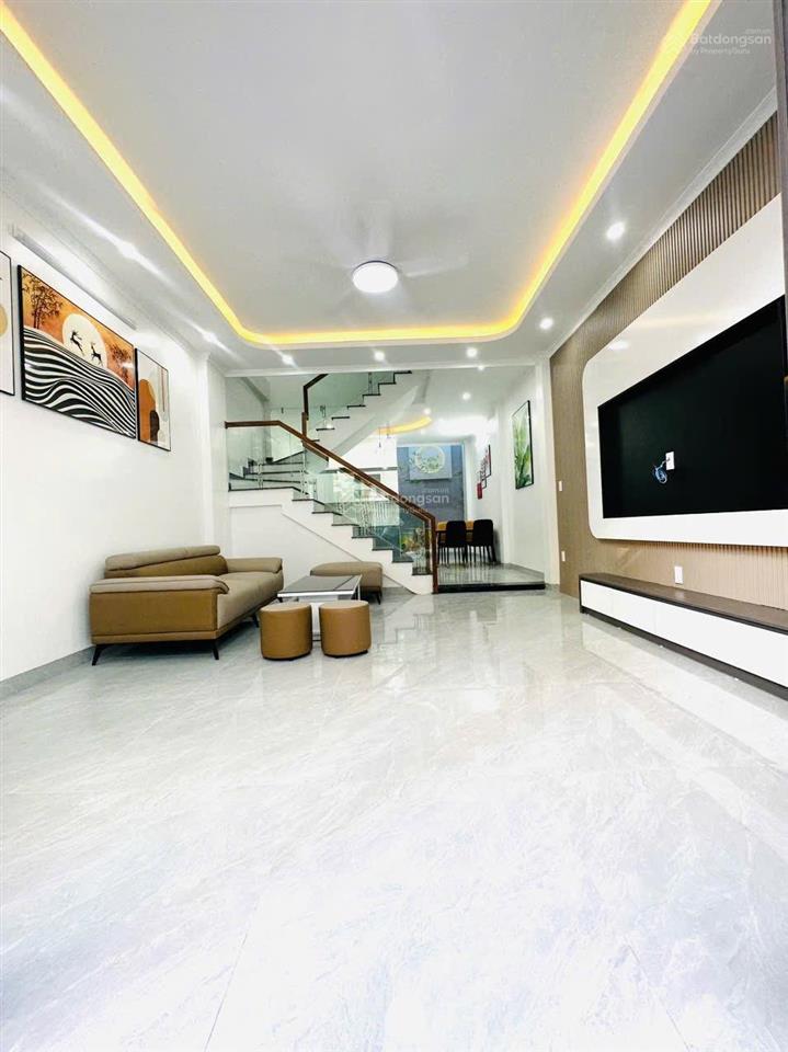 Nhà phố thiên lôi oto đỗ cửa xây mới 3 bước chân ra đến chợ