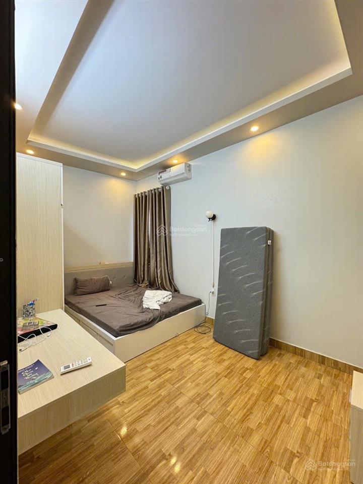 Nhà phố tô hiệu nhanh còn chậm hết