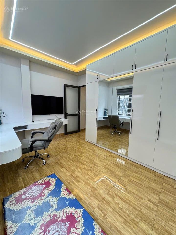 Nhà phố tô hiệu nhanh còn chậm hết