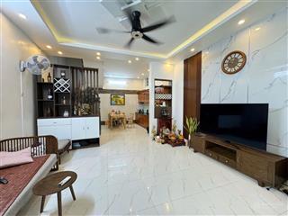 Nhà phố tô hiệu nhanh còn chậm hết