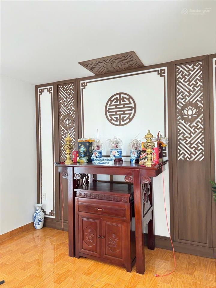 Nhà phố tô hiệu nhanh còn chậm hết