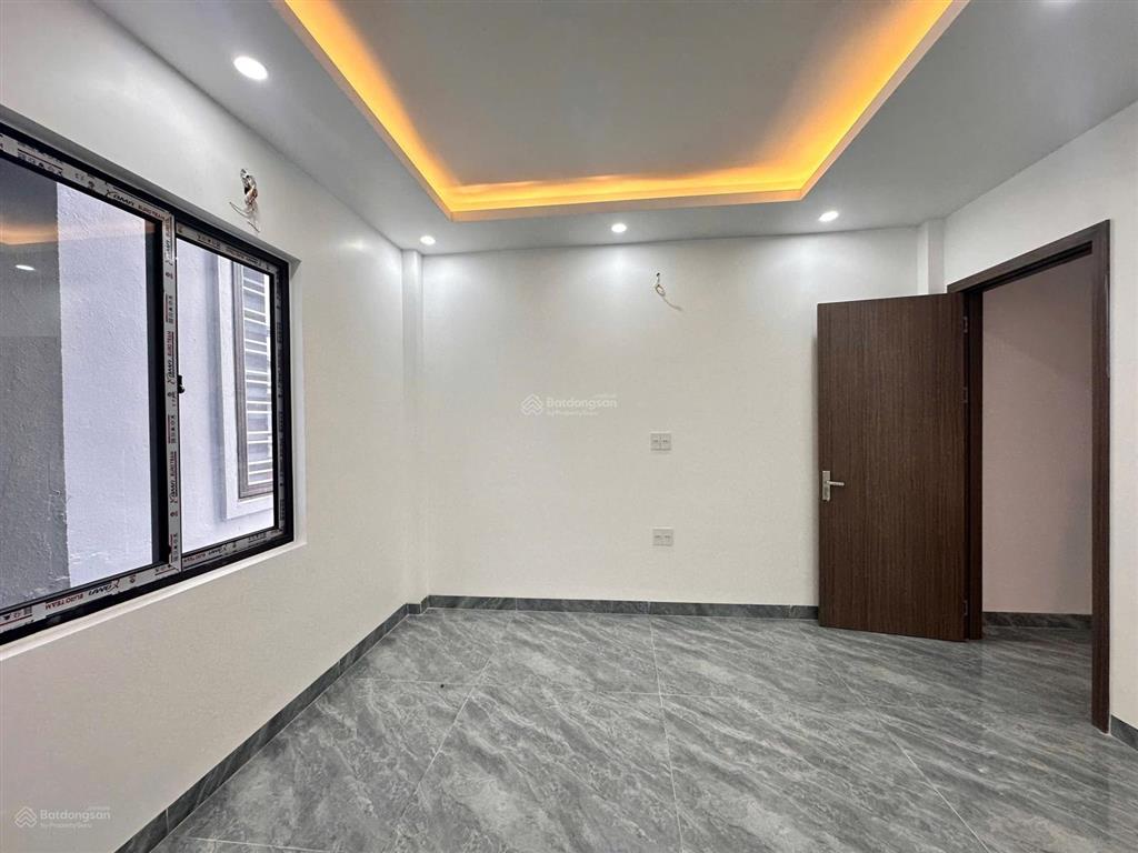 Nhà mặt ngõ thông phố hồ sen  chợ hàng