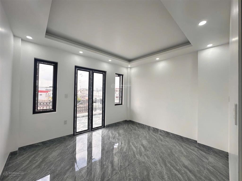 Nhà mặt ngõ thông phố hồ sen  chợ hàng