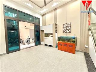 Căn nhà phố chợ hàng tải 5 tạ đỗ cửa, ngõ thông