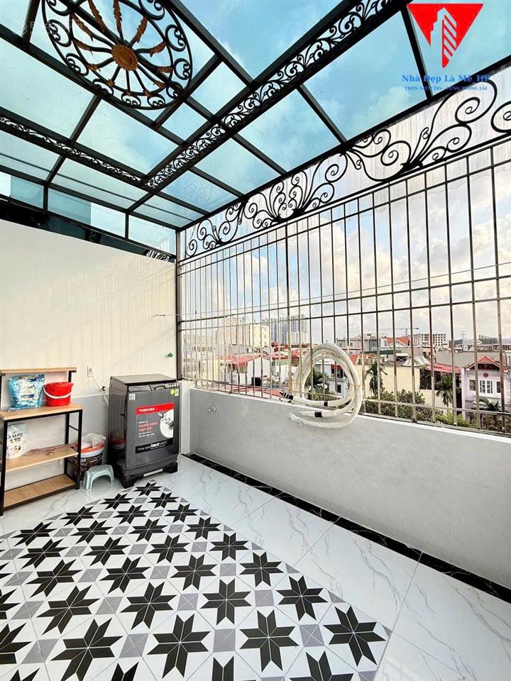 Căn nhà phố chợ hàng tải 5 tạ đỗ cửa, ngõ thông