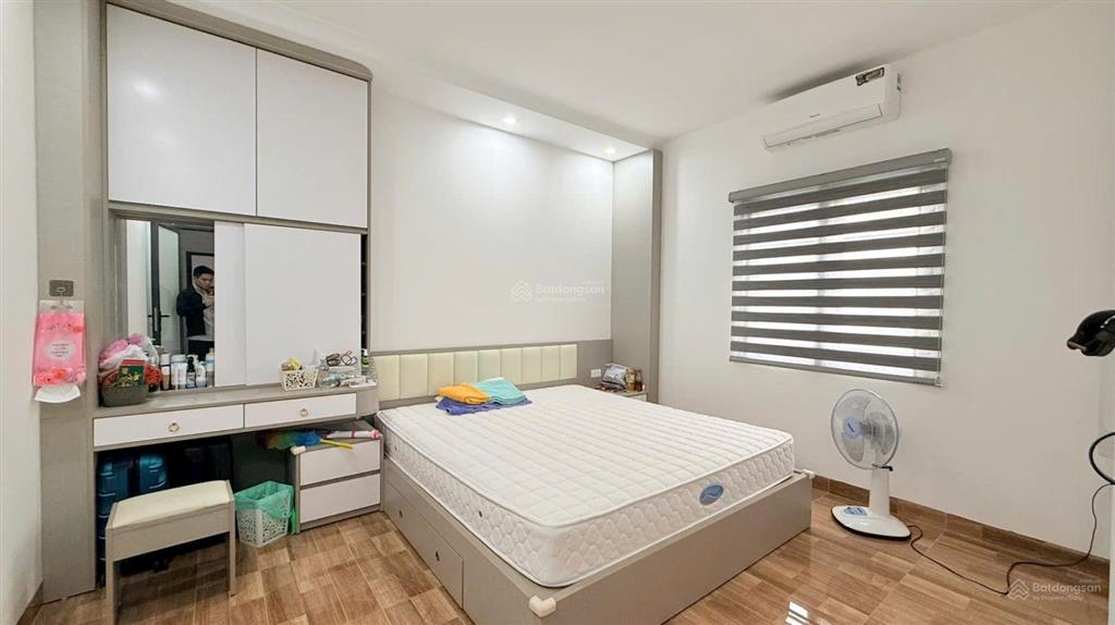 Nhà tuyến 2 thiên lôi oto đỗ cửa