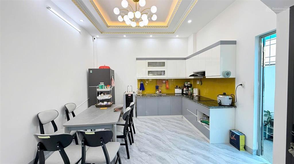Nhà tuyến 2 thiên lôi oto đỗ cửa