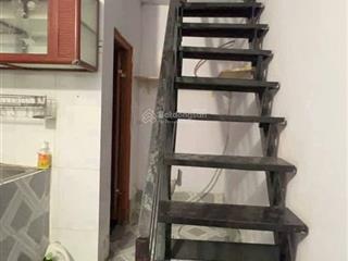 Bán nhà cấp 4 có gác lửng, sát chợ kcn sóng thần, phường dĩ an, dt 48m2, sổ đỏ giá 2,7tỷ hẻm xe hơi
