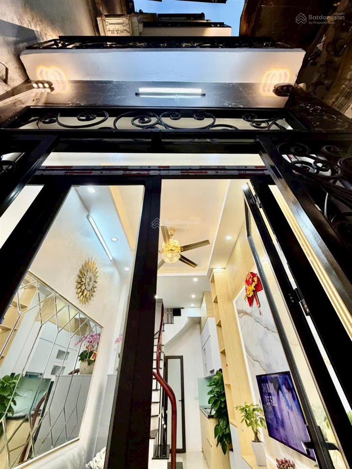 Ở sướng  chỉ 5.4 tỷ  có ngay nhà bạch mai, hbt  3 mặt thoáng  full nội thất  sổ sẵn