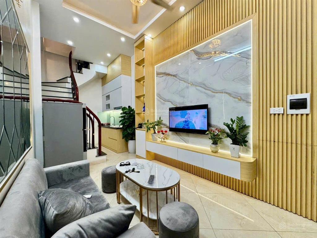 Ở sướng  chỉ 5.4 tỷ  có ngay nhà bạch mai, hbt  3 mặt thoáng  full nội thất  sổ sẵn