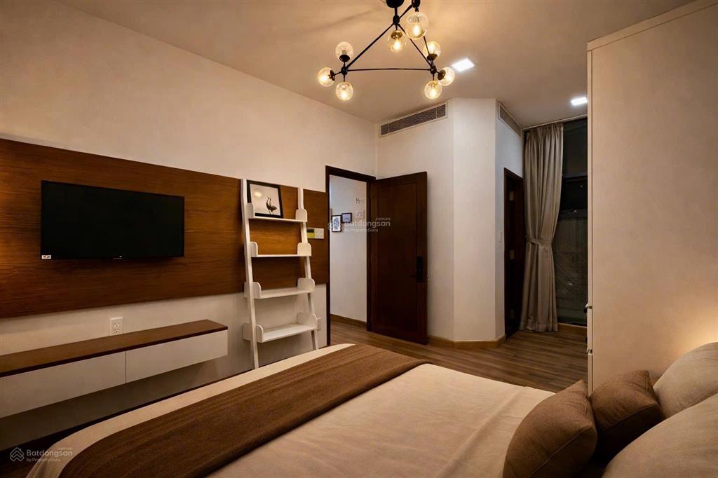 Cho thuê biệt thự 5 phòng ngủ full nội thất cao cấp ngay sân bay