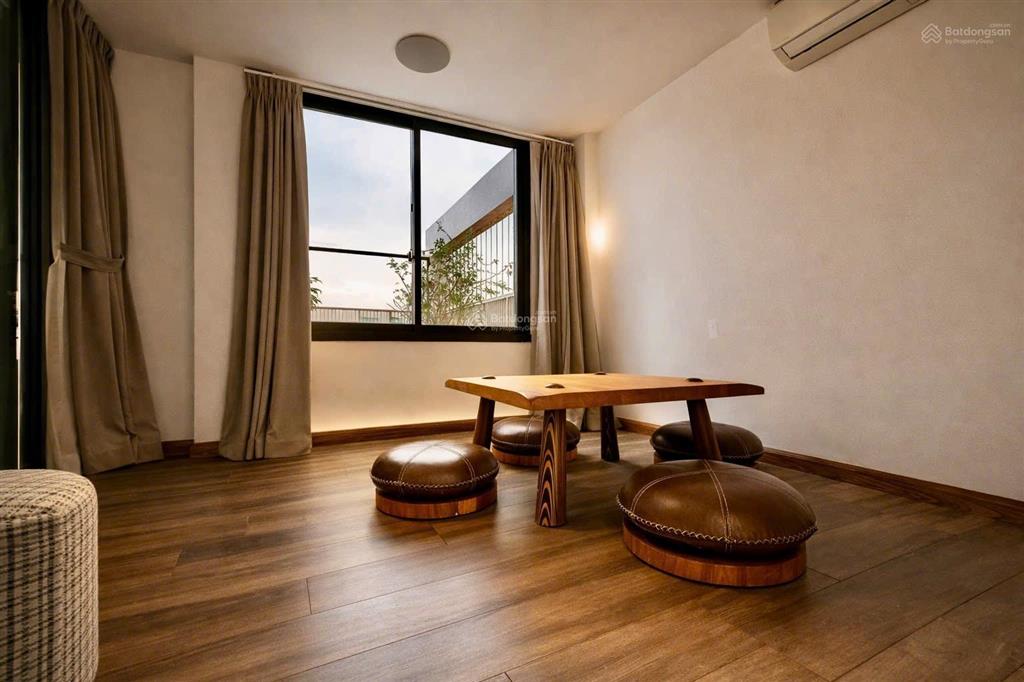 Cho thuê biệt thự 5 phòng ngủ full nội thất cao cấp ngay sân bay