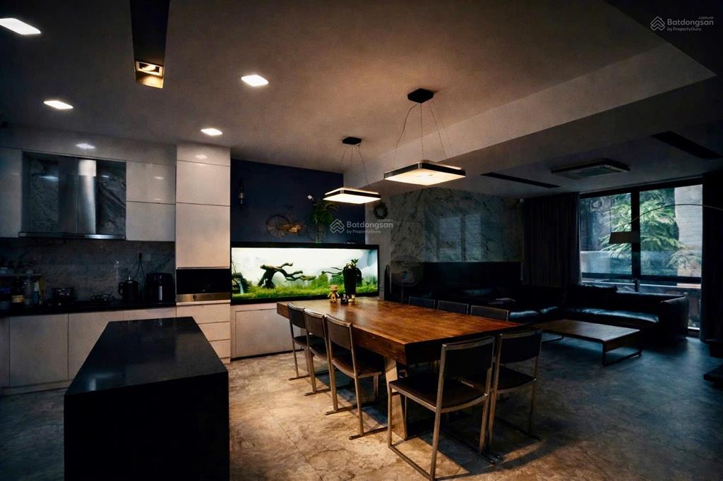 Cho thuê biệt thự 5 phòng ngủ full nội thất cao cấp ngay sân bay