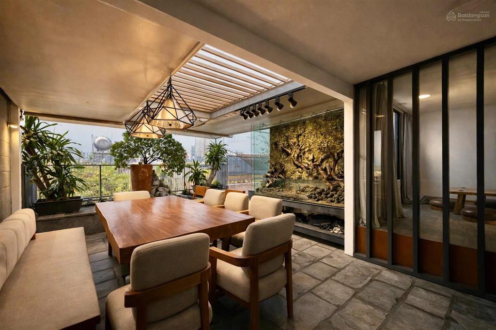 Cho thuê biệt thự 5 phòng ngủ full nội thất cao cấp ngay sân bay