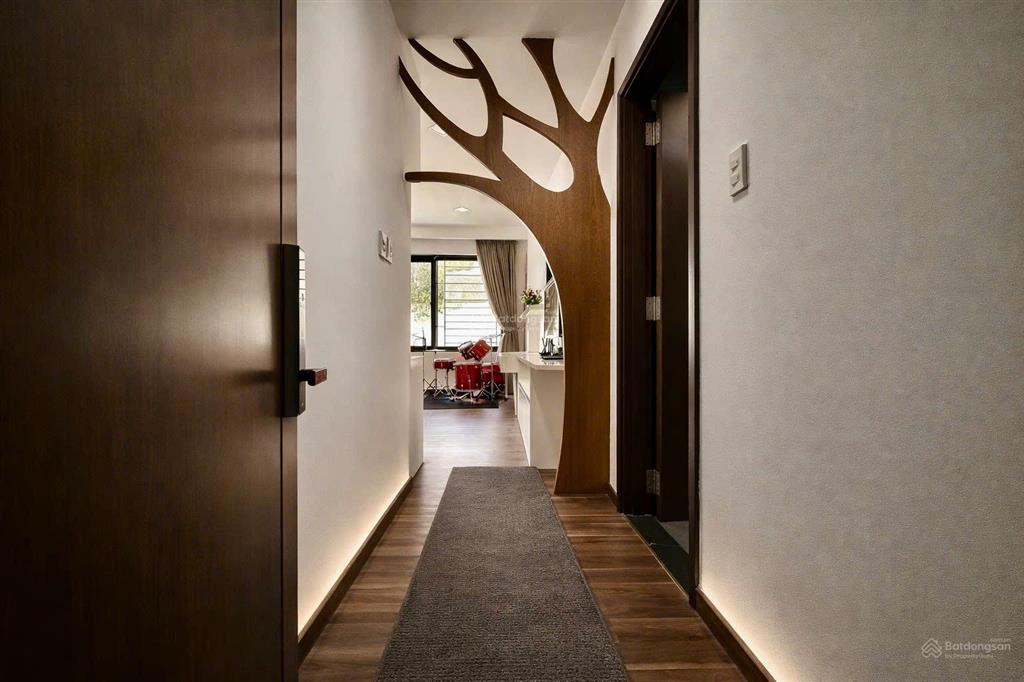 Cho thuê biệt thự 5 phòng ngủ full nội thất cao cấp ngay sân bay