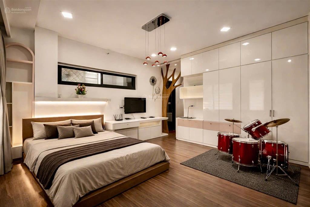 Cho thuê biệt thự 5 phòng ngủ full nội thất cao cấp ngay sân bay