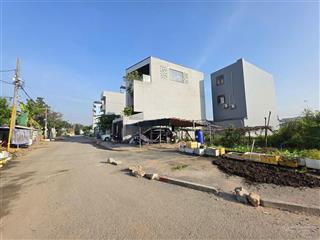 Đất đẹp ngang 6,3m x 12,8m, ctxd 4 tầng, giá 5,65tỷ