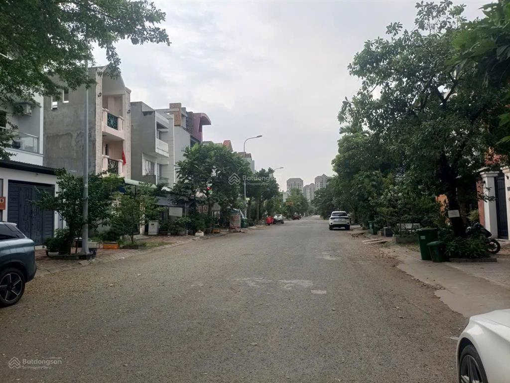 Bán đất đường d5 khu dân cư nam long phường phước long b quận 9 cũ