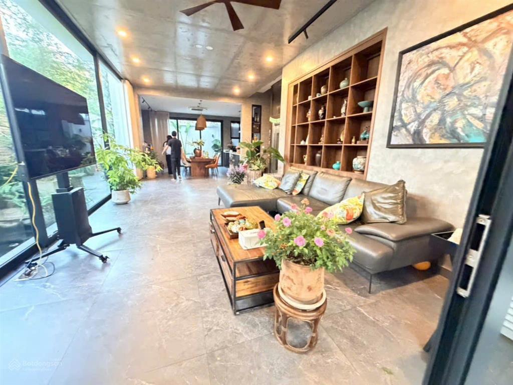 Bán biệt thự đường liên phường full nội thất nhà mới khu vực có bảo vệ