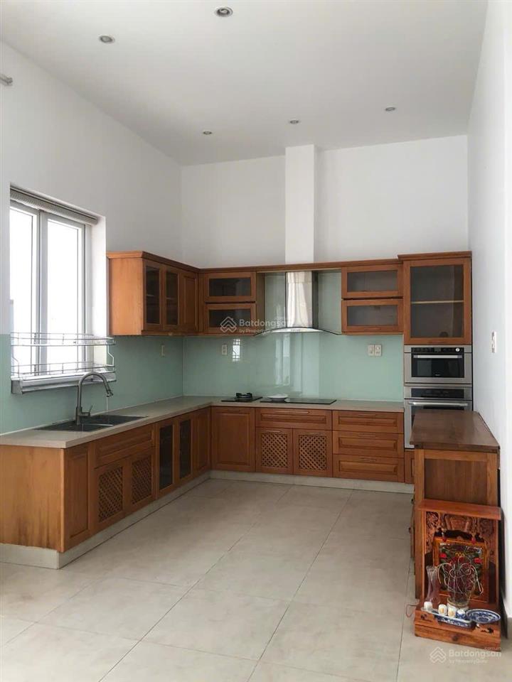 Bán nhà gần đường liên phường ngang 7m, 4 tầng giá 16 tỷ