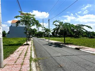 Bán gấp lô đất ở đô thị, 92.2m2 tại thị trấn cần đước, 980 triệu  sổ hồng  lộ giới rộng 9m