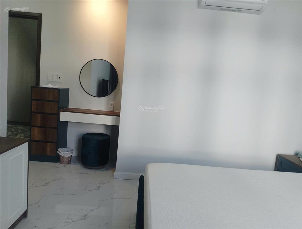 Cho thuê biệt thự đầy đủ nội thất cao cấp giá 10 triệu/tháng, west lakes golf & villas, 200m2