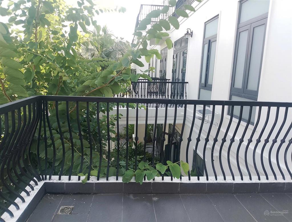 Cho thuê biệt thự đầy đủ nội thất cao cấp giá 10 triệu/tháng, west lakes golf & villas, 200m2