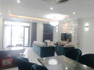 Cho thuê biệt thự đầy đủ nội thất cao cấp giá 10 triệu/tháng, west lake golf & villa, 200m2