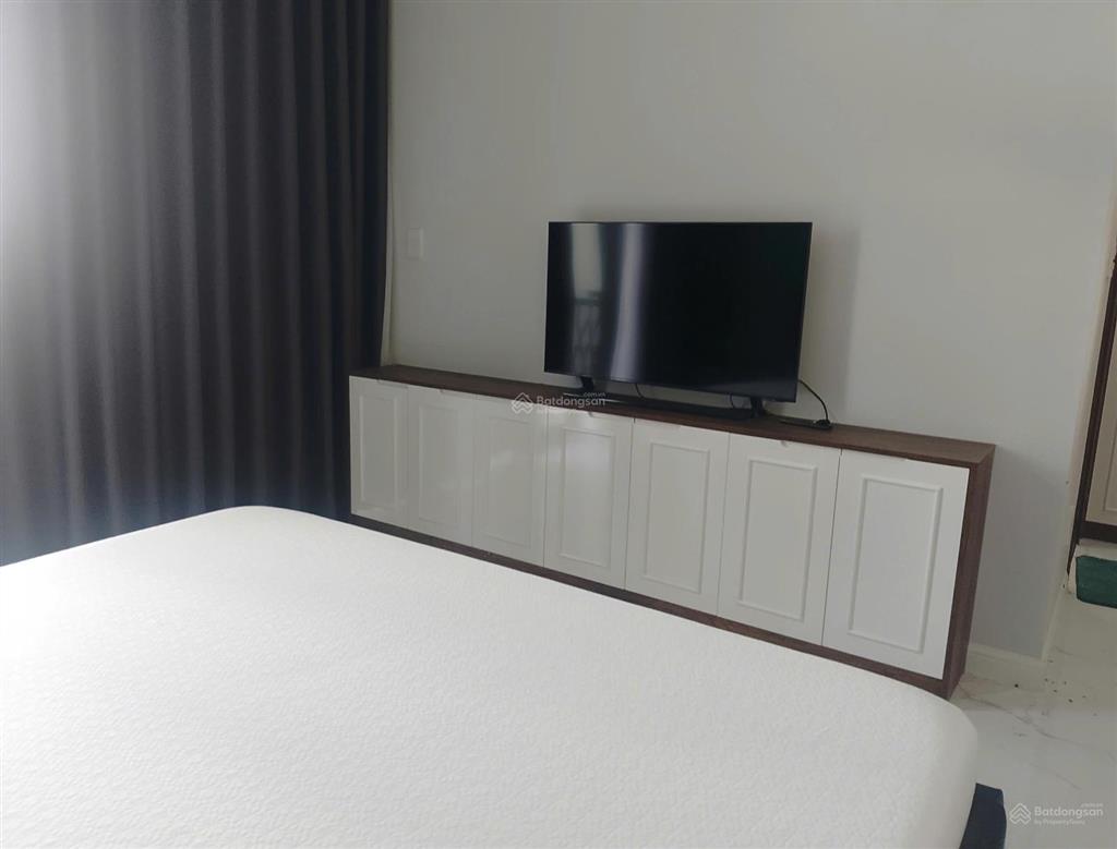 Cho thuê biệt thự đầy đủ nội thất cao cấp giá 10 triệu/tháng, west lakes golf & villas, 200m2