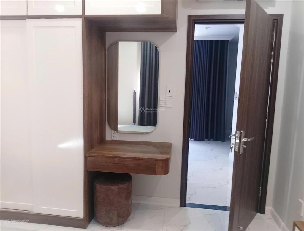 Cho thuê biệt thự đầy đủ nội thất cao cấp giá 10 triệu/tháng, west lakes golf & villas, 200m2