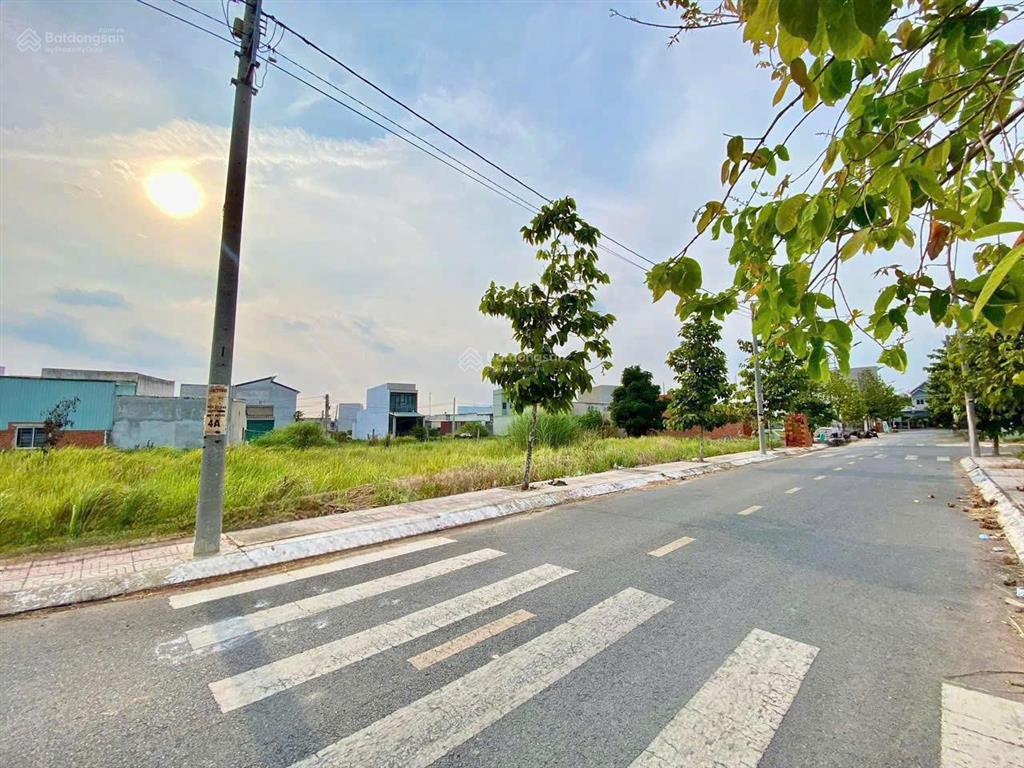 Chính chủ cần bán lô mặt tiền kdc thuận đạo, 139m2  giá chỉ 1 tỷ 490 triệu  sổ hồng công chứng.