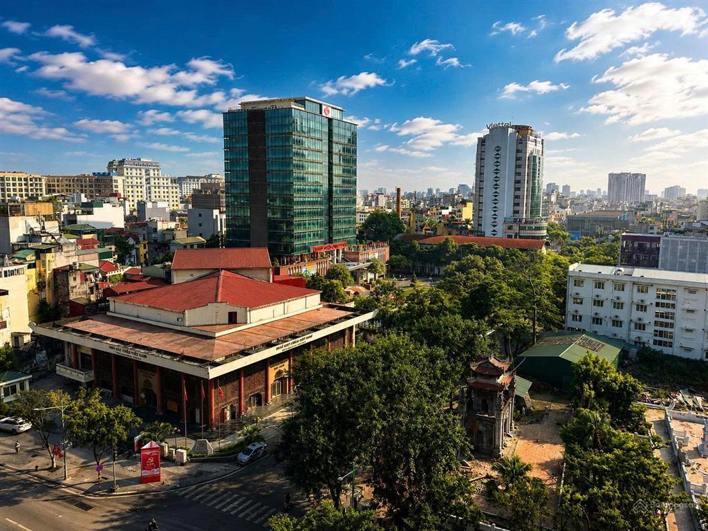 Cho thuê tòa nhà 124 kim mã ba đình 265m2, 9 tầng, 2 thang máy. vị trí đẹp