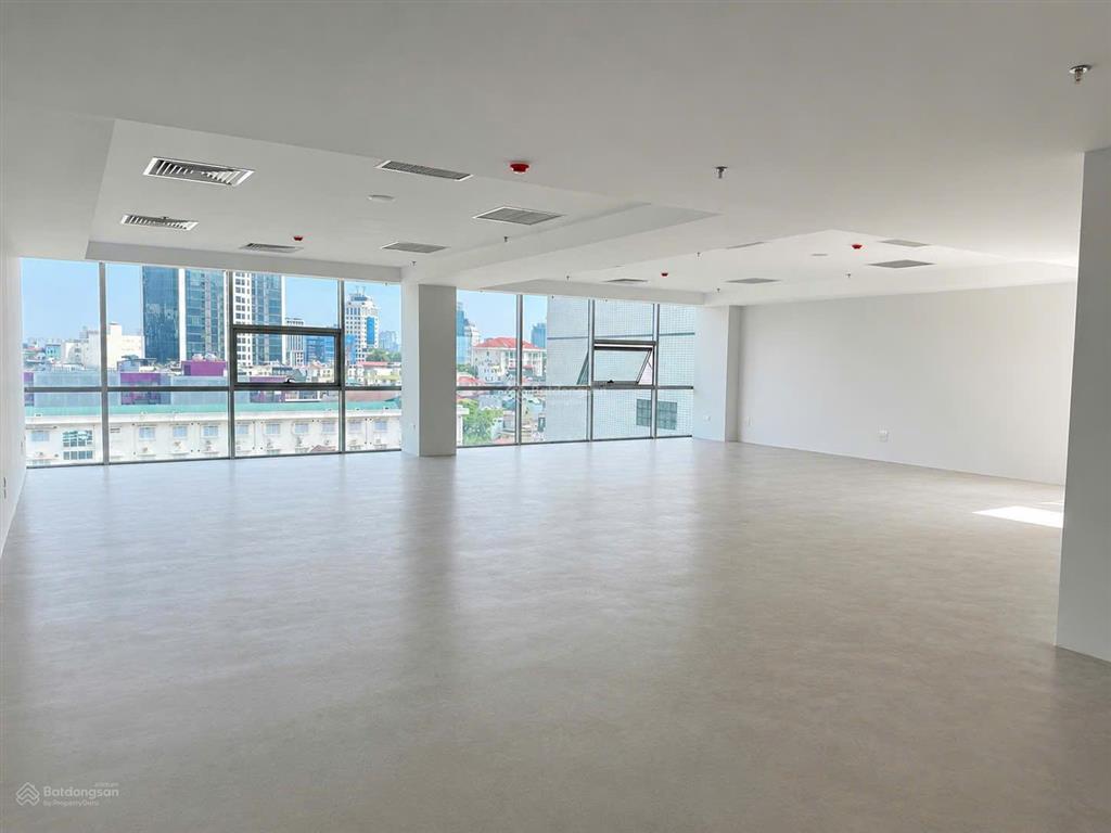 Cho thuê tòa nhà 124 kim mã ba đình 265m2, 9 tầng, 2 thang máy. vị trí đẹp