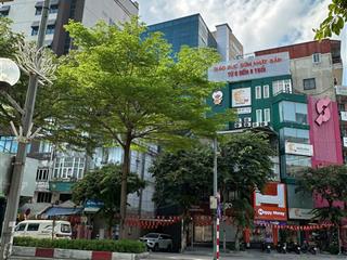 Cho thuê tòa nhà 9 tầng 240m2 mới hoàn thiện góc ngã 4 kim mã, giang văn minh