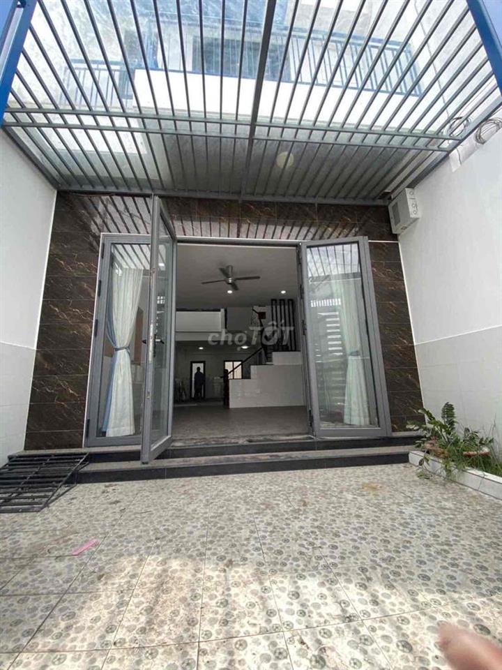CHỦ GẤP BÁN NHÀ HẺM XE TẢI TỈNH LỘ 10. NGANG 5.1M DÀI 15.7 M. 3 TẦNG