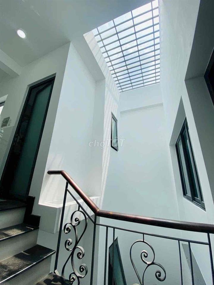 CHỦ GẤP BÁN NHÀ HẺM XE TẢI TỈNH LỘ 10. NGANG 5.1M DÀI 15.7 M. 3 TẦNG