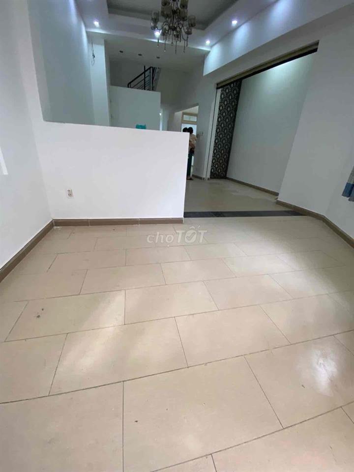 CHỈ 60 TR/M2 NGAY CHIẾN LƯỢC GIÁP TÊN LỬA, NHÀ 3 TẦNG BTCT