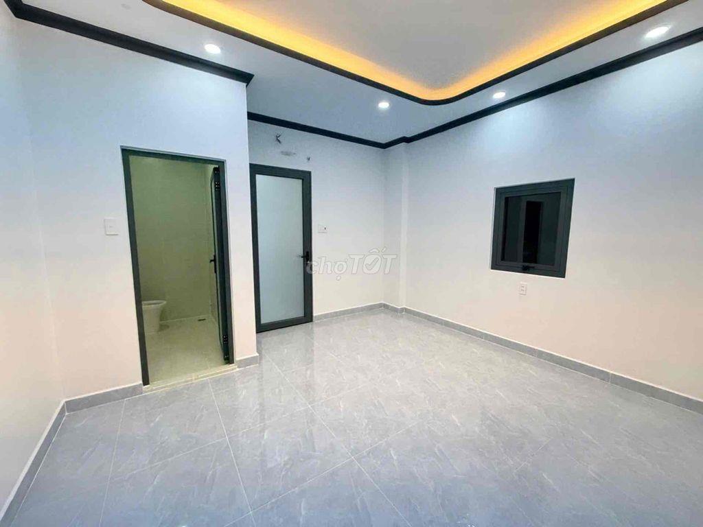 LÔ GÓC HẺM XE HƠI CHẾ LAN VIÊN TÂN PHÚ