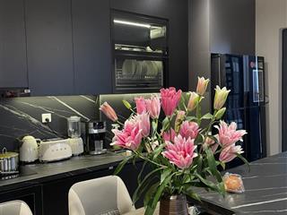 Bán gấp hộ 2pn+1 đb  đn ruby 5.6 tỷ, sẵn sổ, tầng trung, view thoáng nội thất luxury, 0987 328 ***