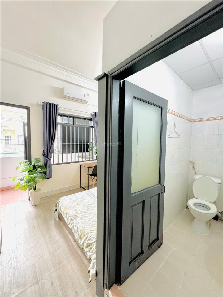 Căn hộ 1 phòng ngủ tách bếp  ban công