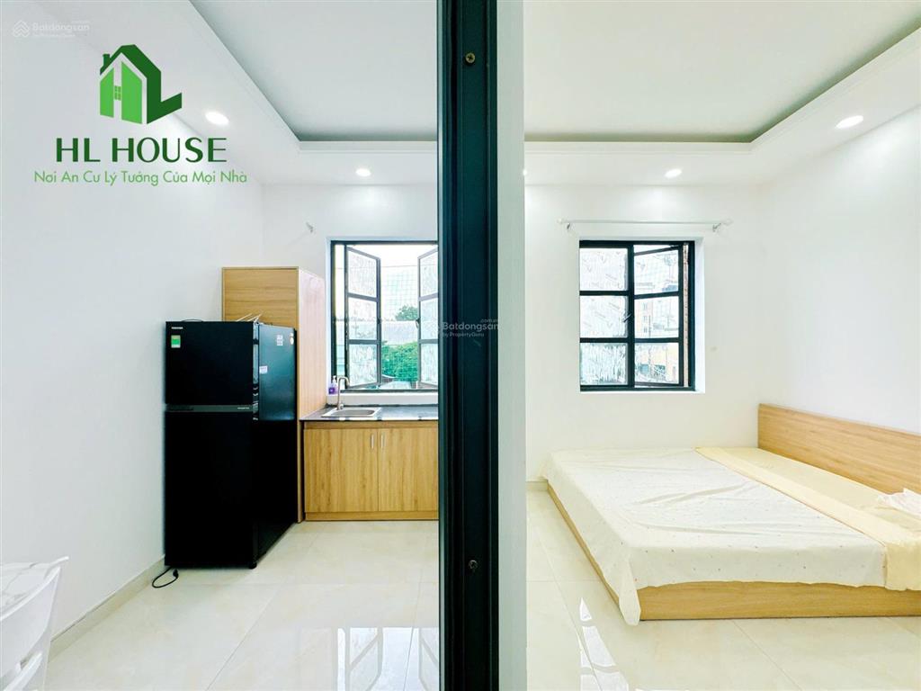 Căn hộ chung cư 1pn  tách bếp  cửa sổ