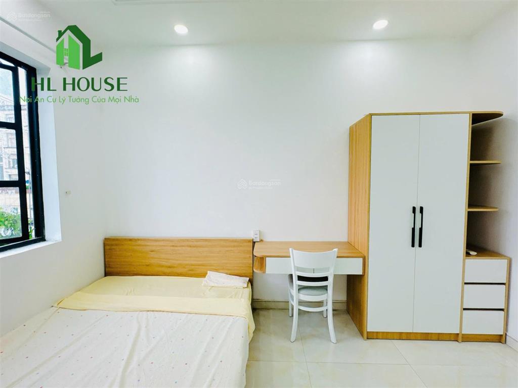 Căn hộ chung cư 1pn  tách bếp  cửa sổ