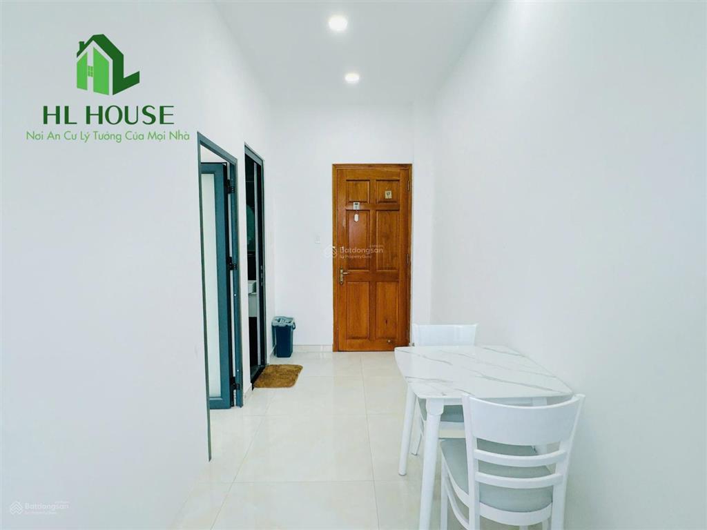 Căn hộ chung cư 1pn  tách bếp  cửa sổ