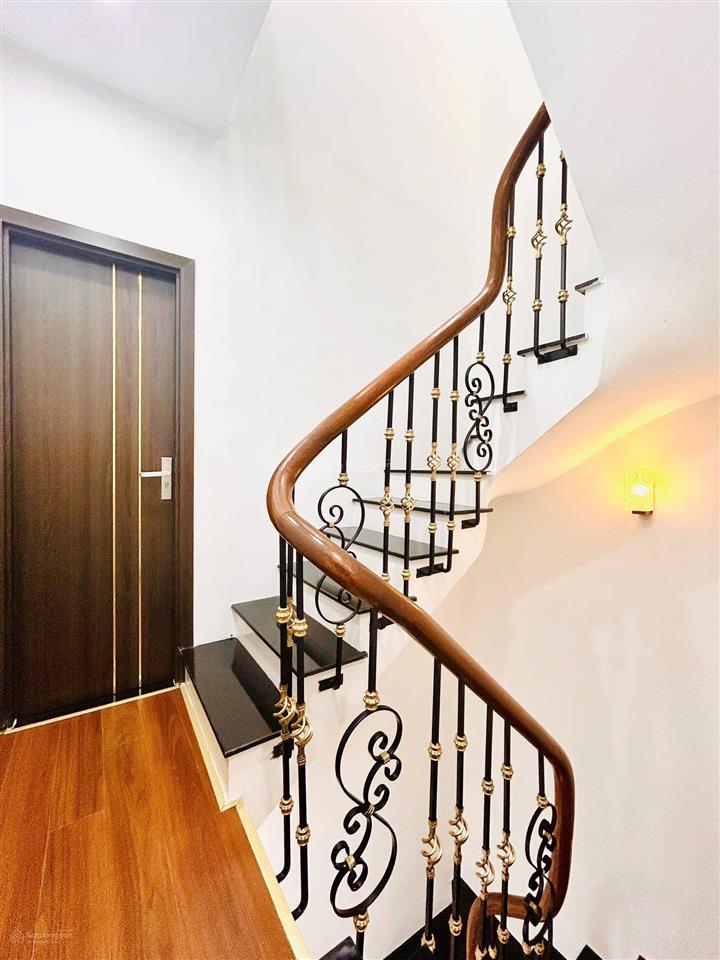 Bán nhà, quan nhân thanh xuân, 35m²  4 ngủ  mới đẹp  đầy đủ nội thất  ở ngay  giá 7,9 tỷ.