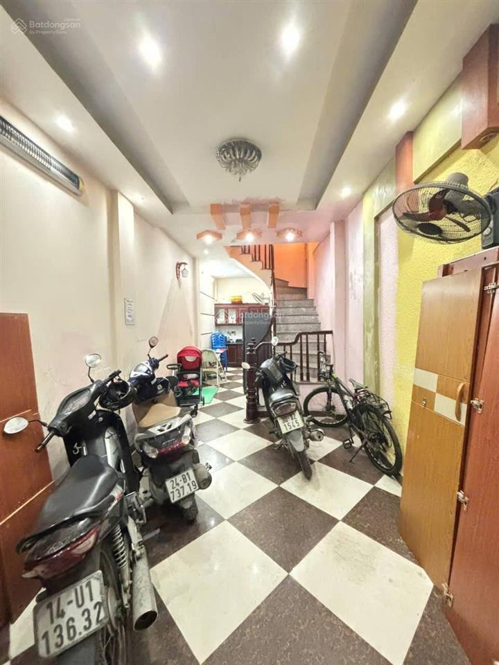 Bán nhà bùi xương trạch, 42m² xây 5 tầng 8pn khép kín  già chào bán 8.9 tỷ