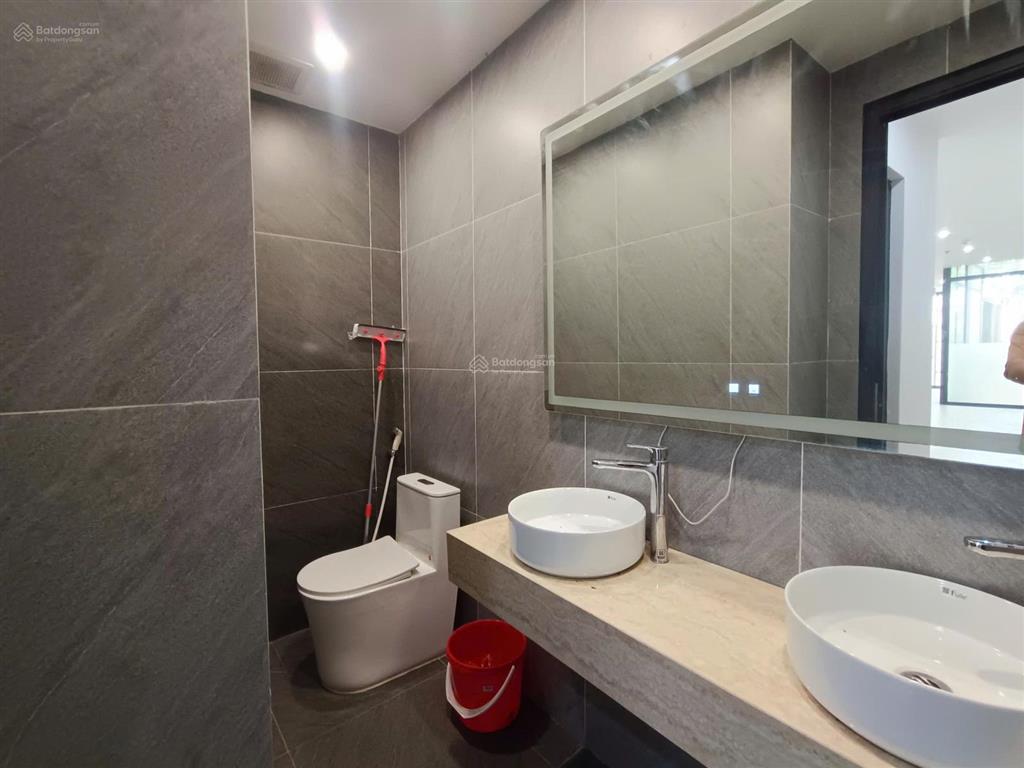 Chính chủ cho thuê tầng 1 200m, mặt tiền 10m, đường 25m, đối diện hồ thanh liệt