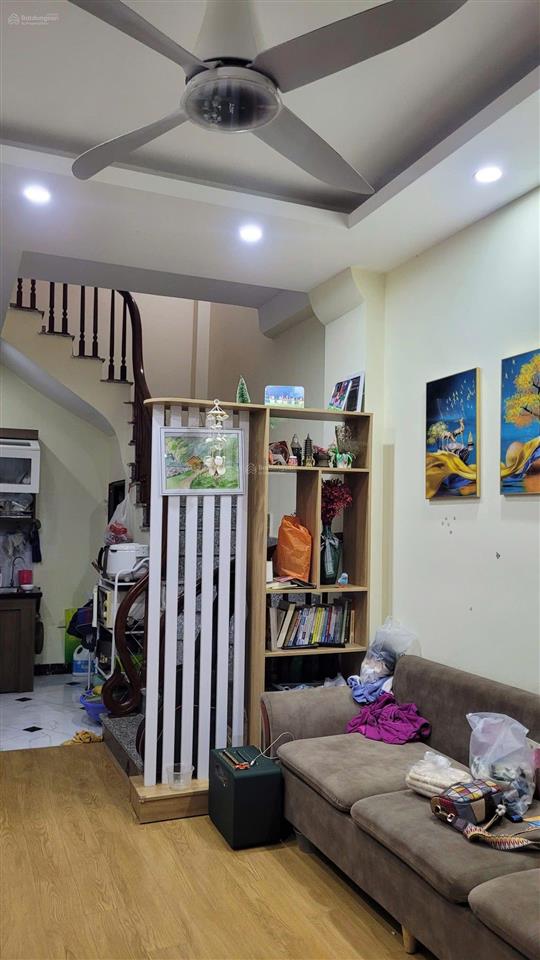 Cho thuê nhà riêng, thiết kế giường tủ, nội thất, điều hòa daikin, bếp từ, tủ bếp...